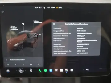 TESLA Model Y Standard Range RWD  20-Zoll