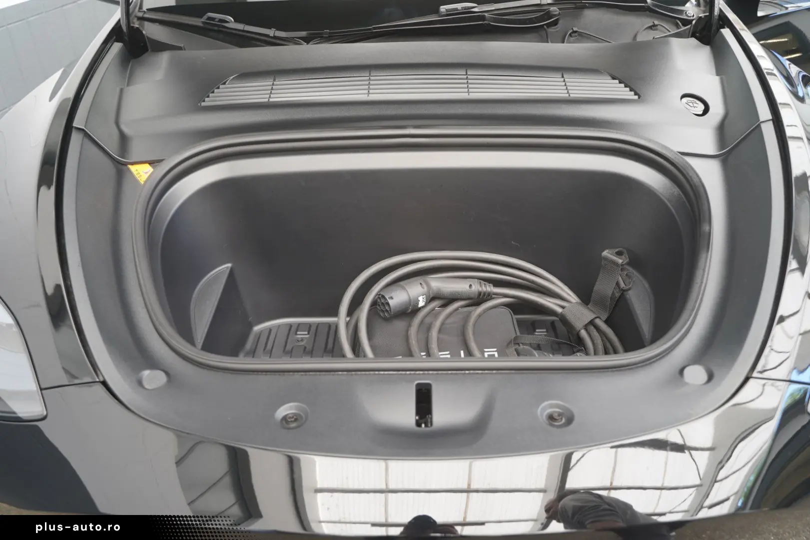 TESLA Model Y Standard Range RWD  20-Zoll