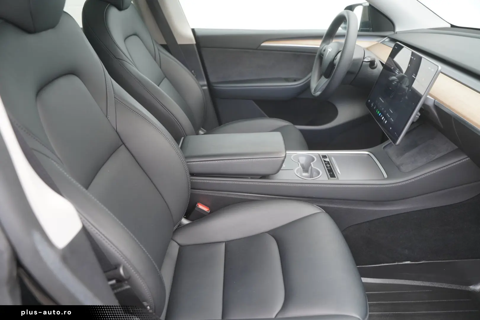 TESLA Model Y Standard Range RWD  20-Zoll
