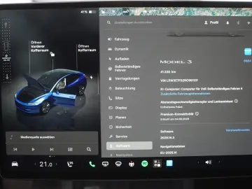 TESLA Model 3 Standard Range    Highland AHK