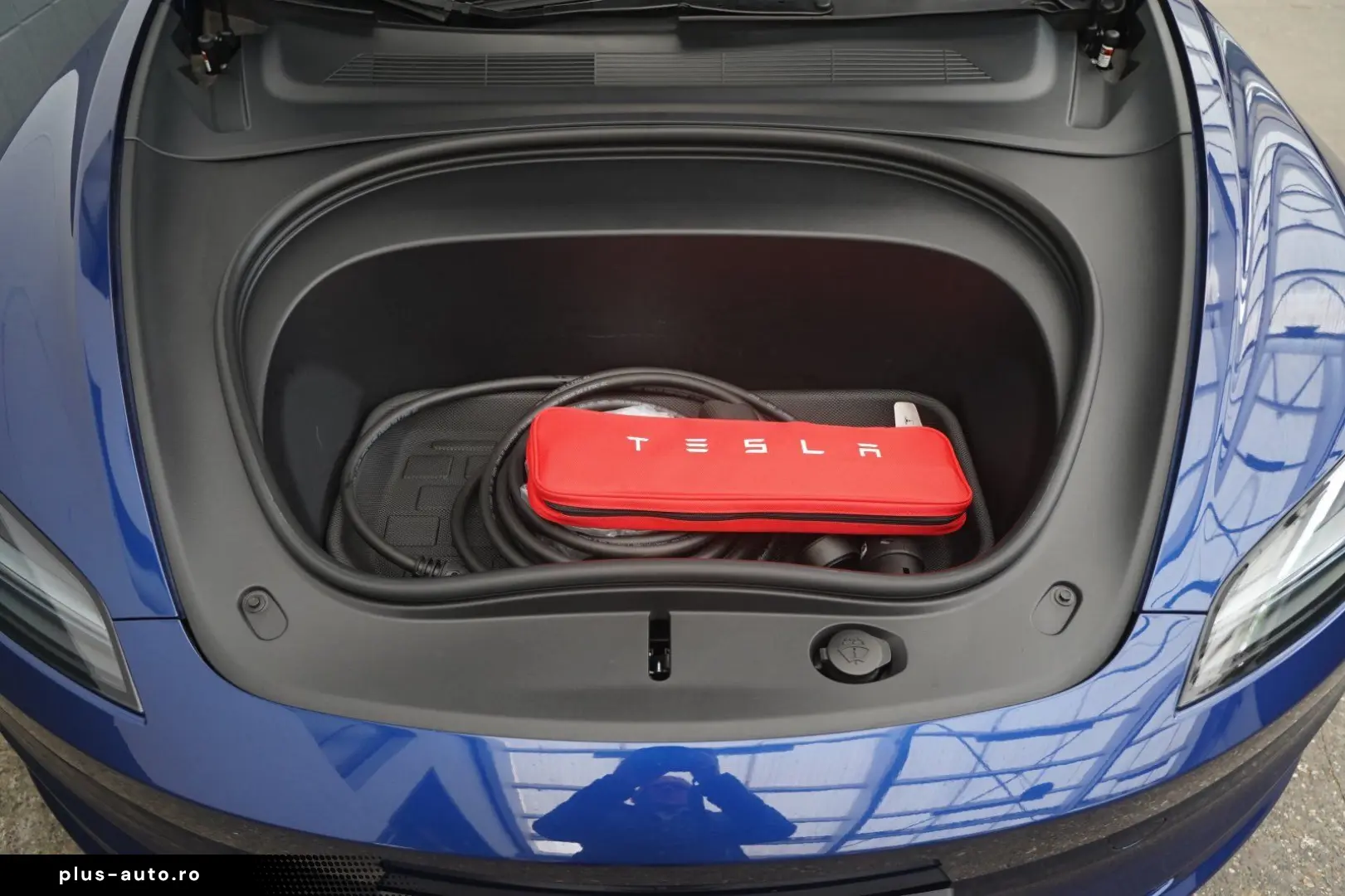 TESLA Model 3 Standard Range    Highland AHK
