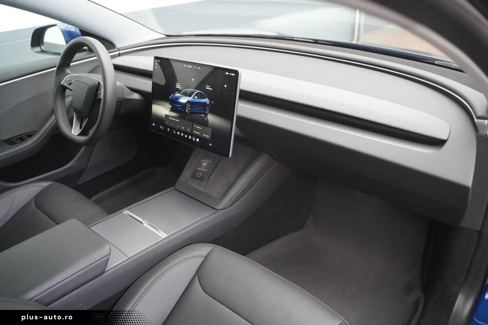 TESLA Model 3 Standard Range    Highland AHK