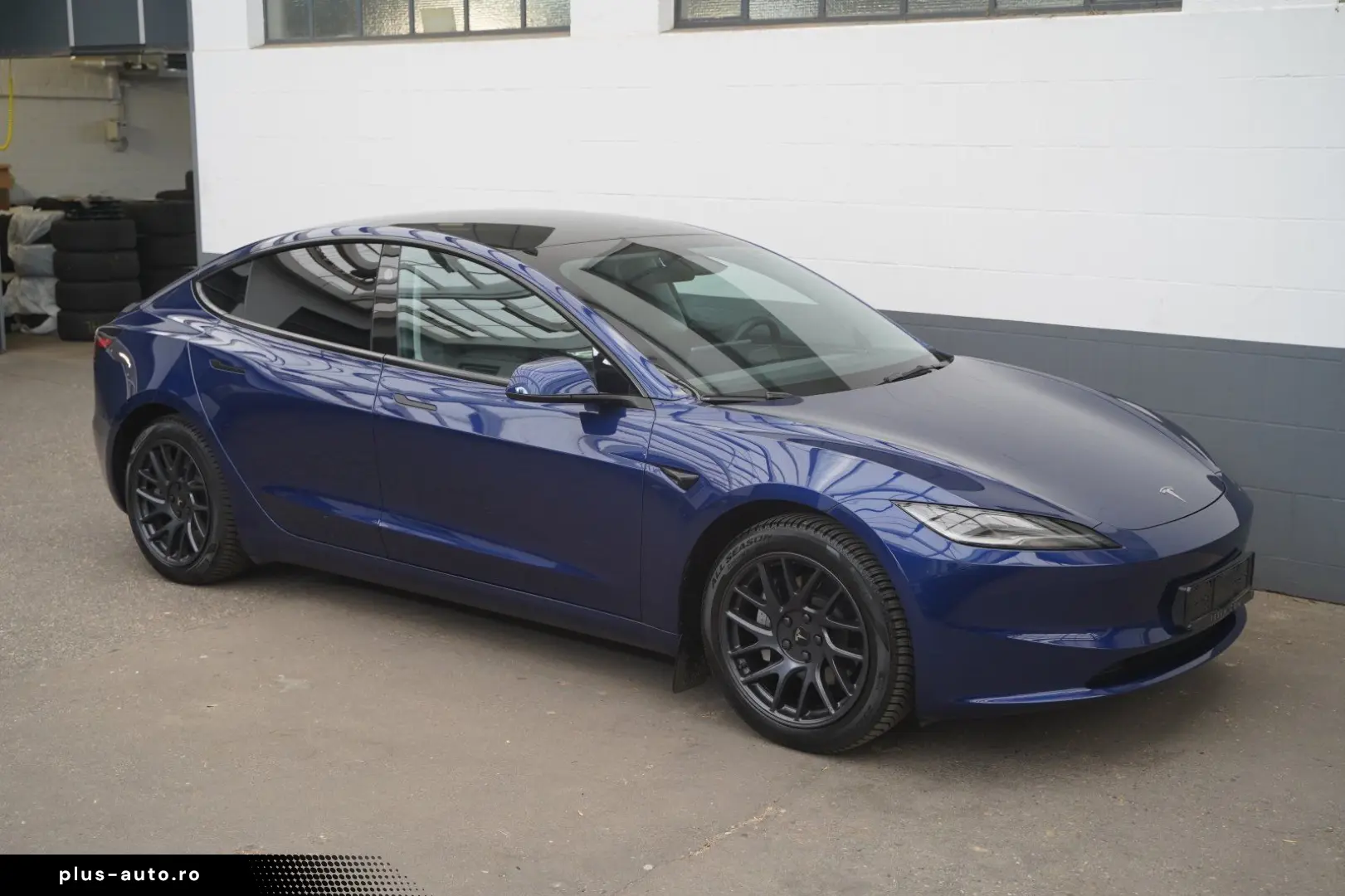 TESLA Model 3 Standard Range    Highland AHK