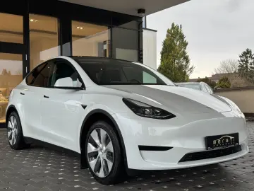 TESLA Model Y Premium Lang Range Allrad 581km 93%  AHK