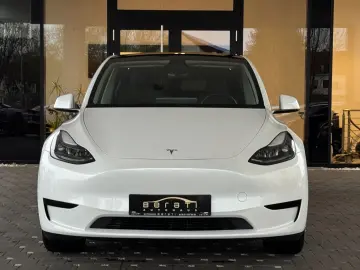 TESLA Model Y Premium Lang Range Allrad 581km 93%  AHK