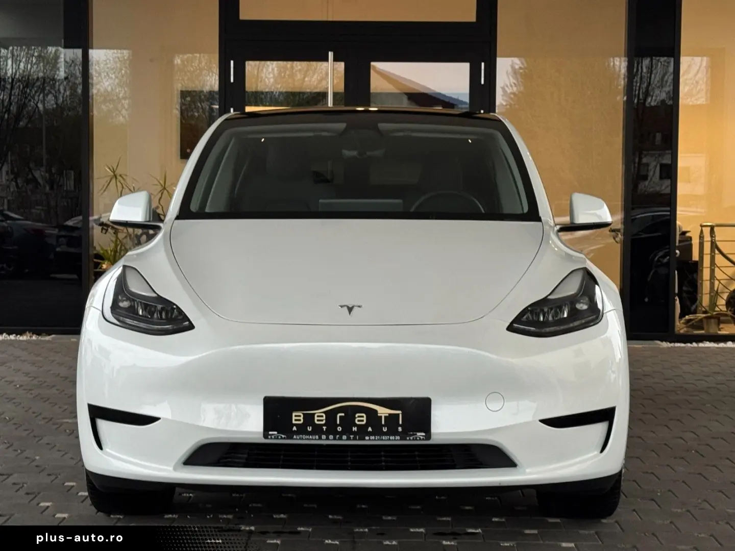 TESLA Model Y Premium Lang Range Allrad 581km 93%  AHK
