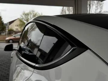 TESLA Model Y Premium Lang Range Allrad 581km 93%  AHK