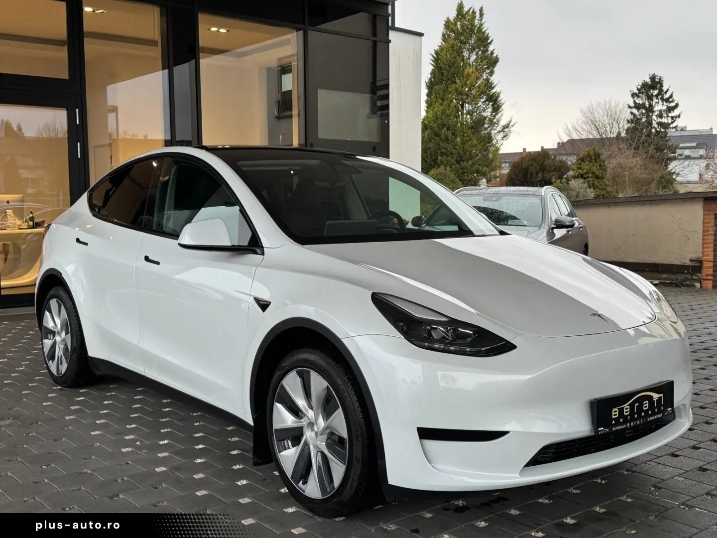 TESLA Model Y Premium Lang Range Allrad 581km 93%  AHK