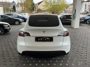 TESLA Model Y Premium Long Range Dual AWD 1.H SoH 92%