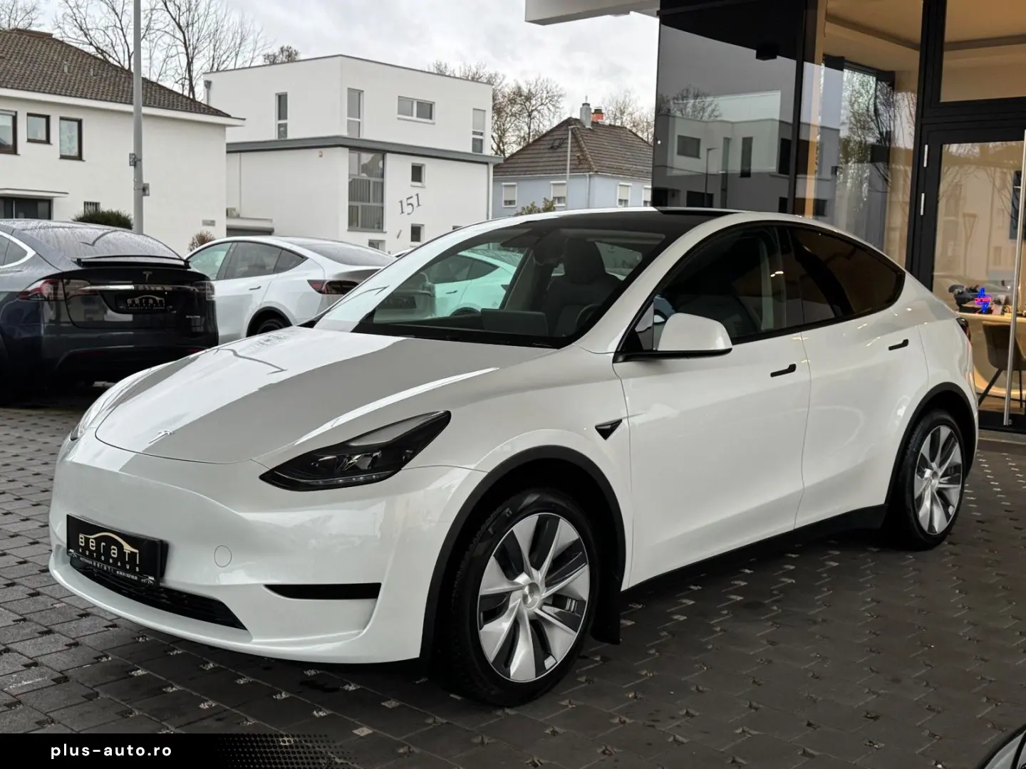 TESLA Model Y Premium Long Range Dual AWD 1.H SoH 92%