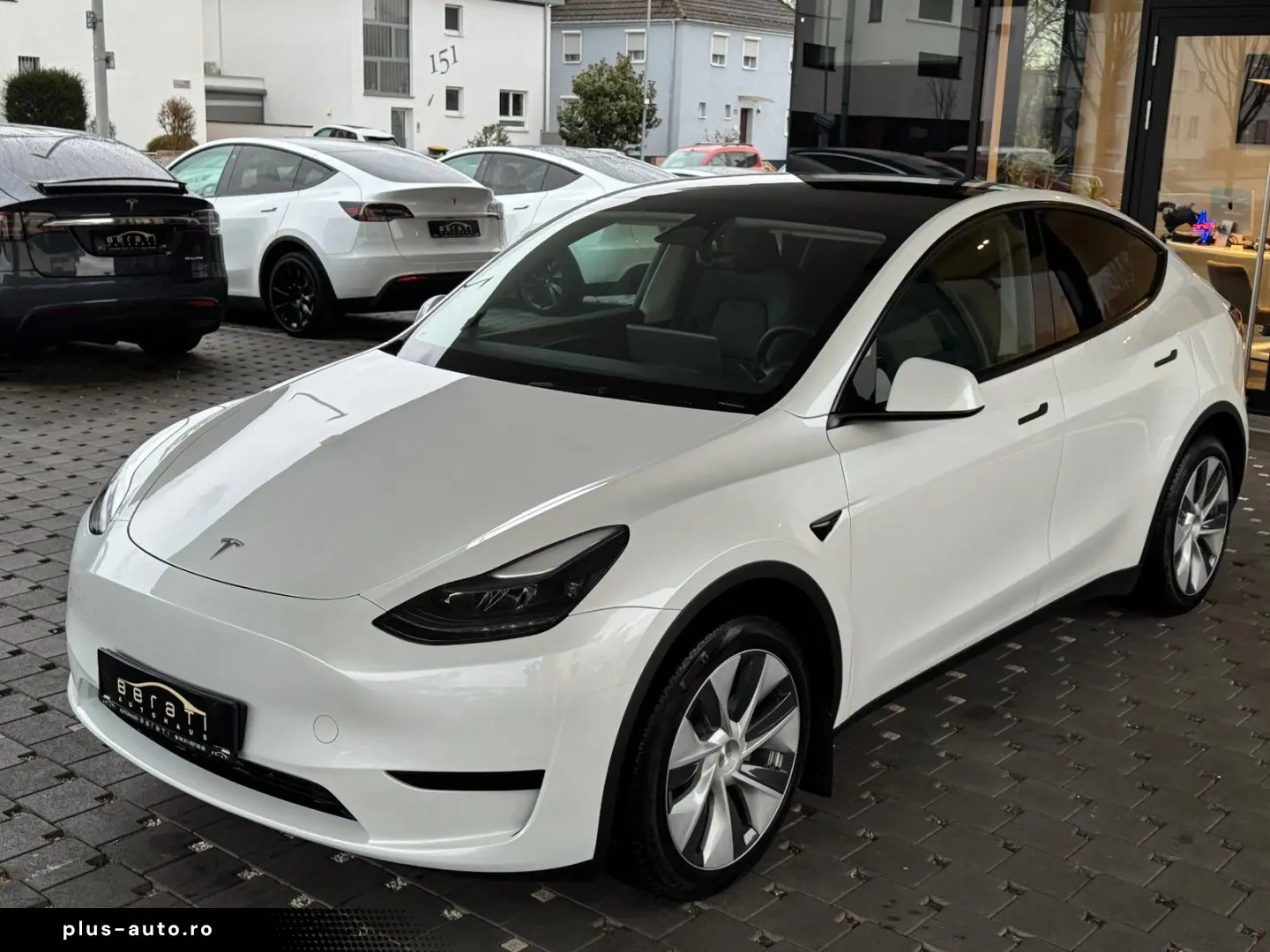 TESLA Model Y Premium Long Range Dual AWD 1.H SoH 92%