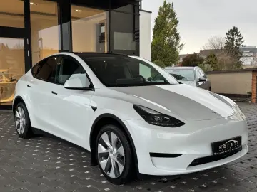 TESLA Model Y Premium Long Range Dual AWD 1.H SoH 92%