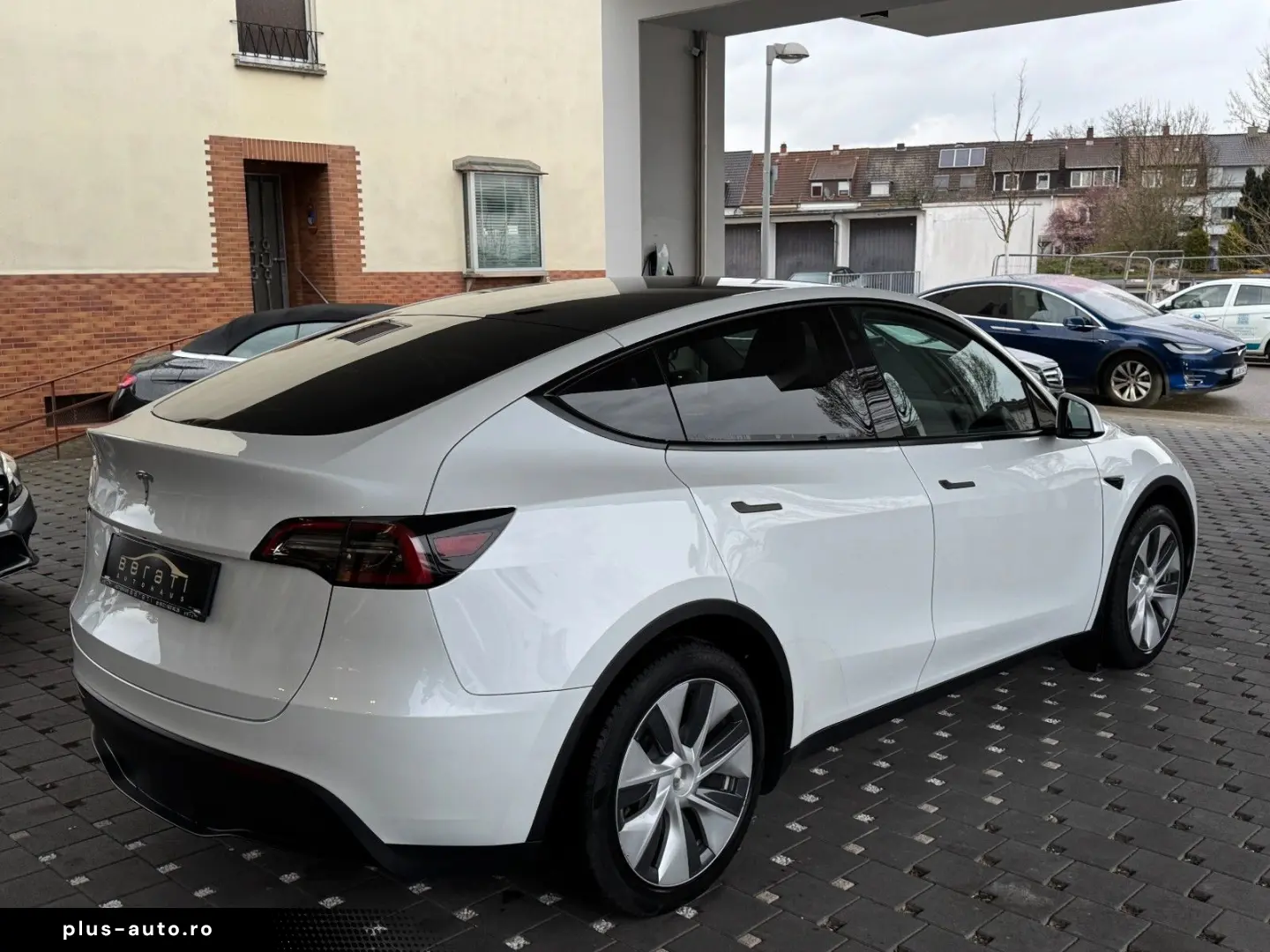 TESLA Model Y Premium Long Range Dual AWD 1.H SoH 92%