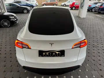 TESLA Model Y Premium Long Range Dual AWD 1.H SoH 92%