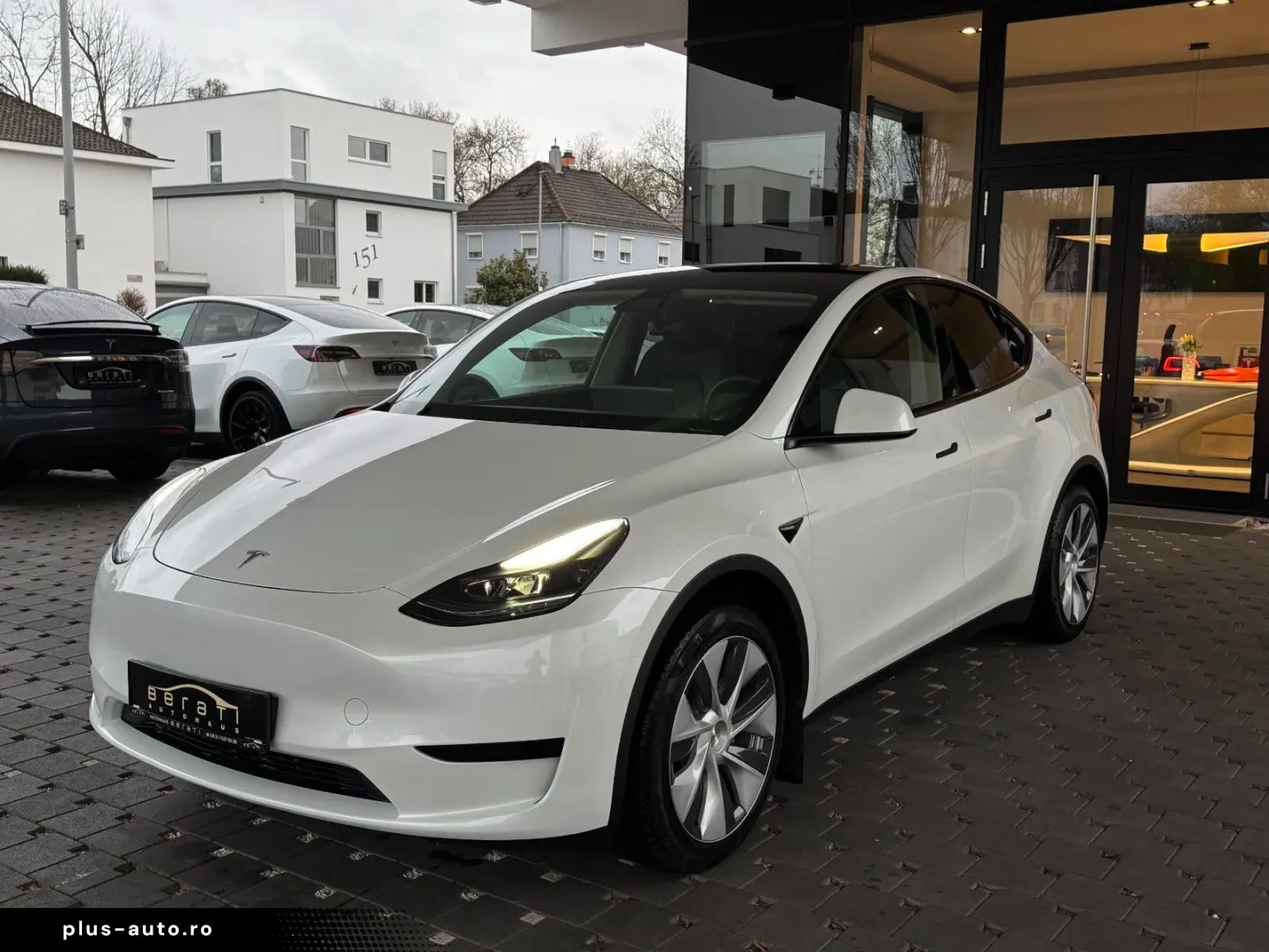 TESLA Model Y Premium Long Range Dual AWD 1.H SoH 92%