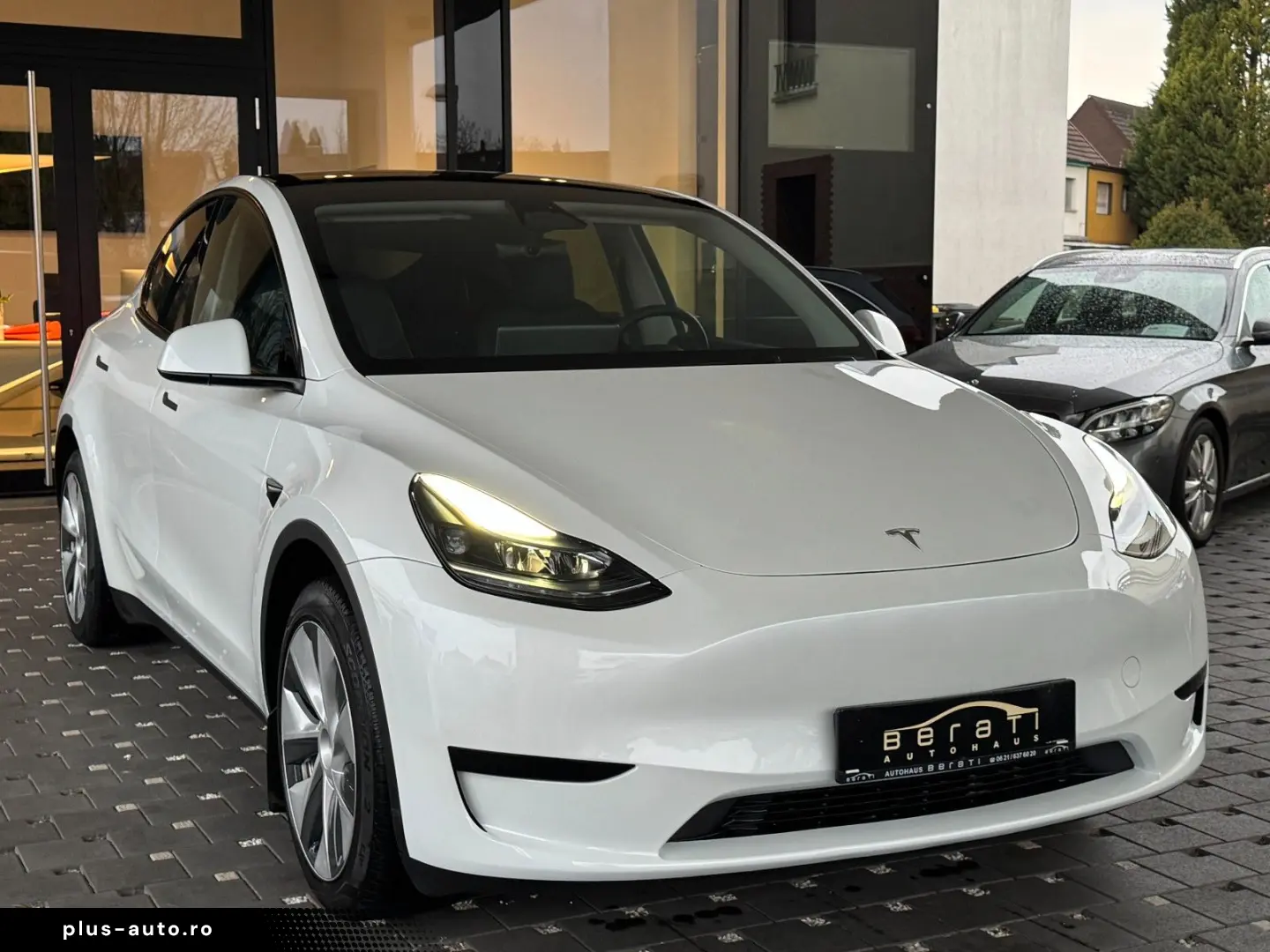 TESLA Model Y Premium Long Range Dual AWD 1.H SoH 92%