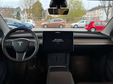 TESLA Model Y Premium Long Range Dual AWD 1.H SoH 92%