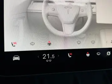 TESLA Model Y Premium Long Range Dual AWD 1.H SoH 92%