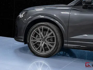 AUDI Q3 SB 40 TFSI Alpin Pano Cockpit  Sonos3D Towbar