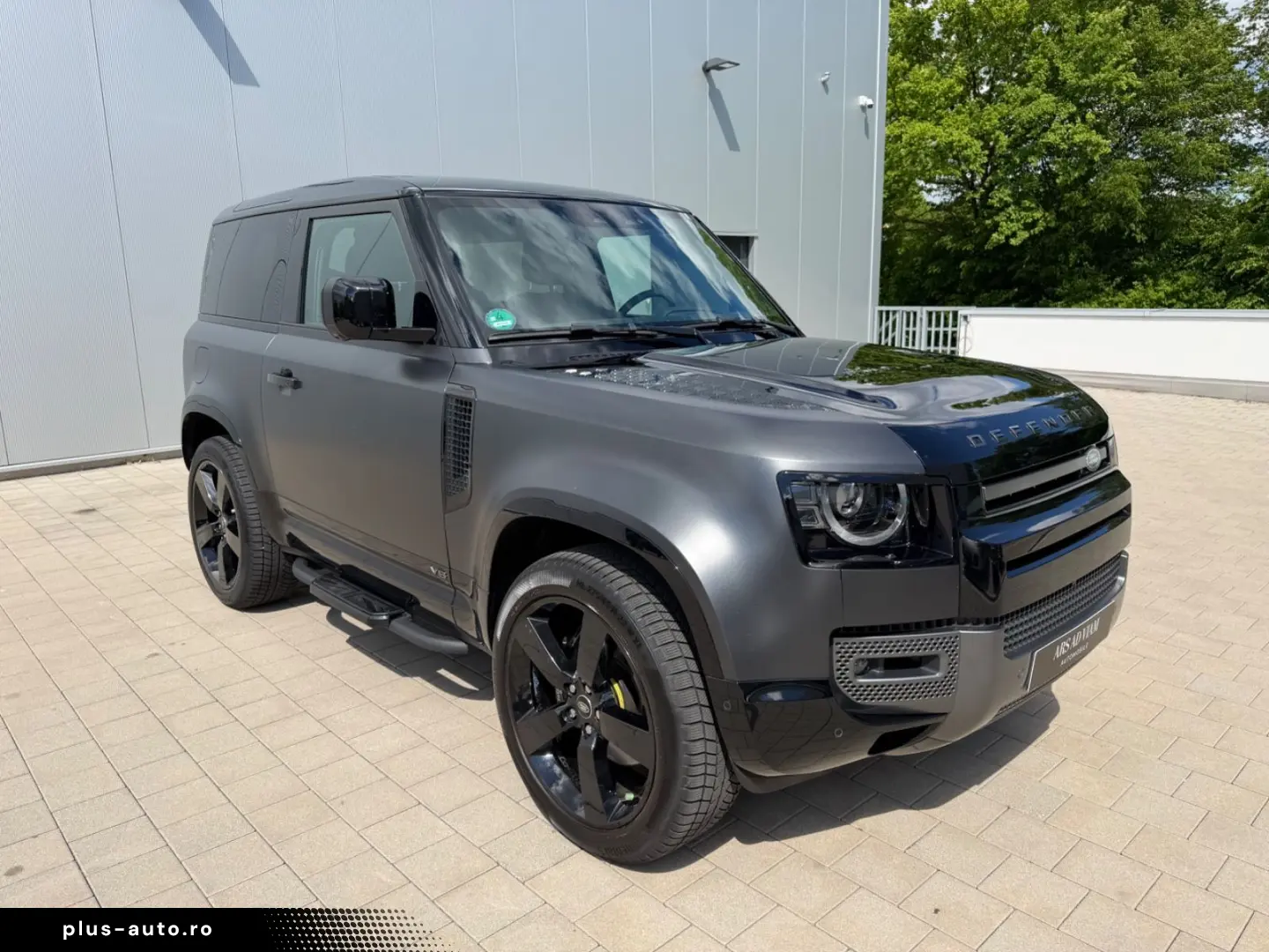 LAND ROVER Defender 90 V8 P525 Carpathian Edition