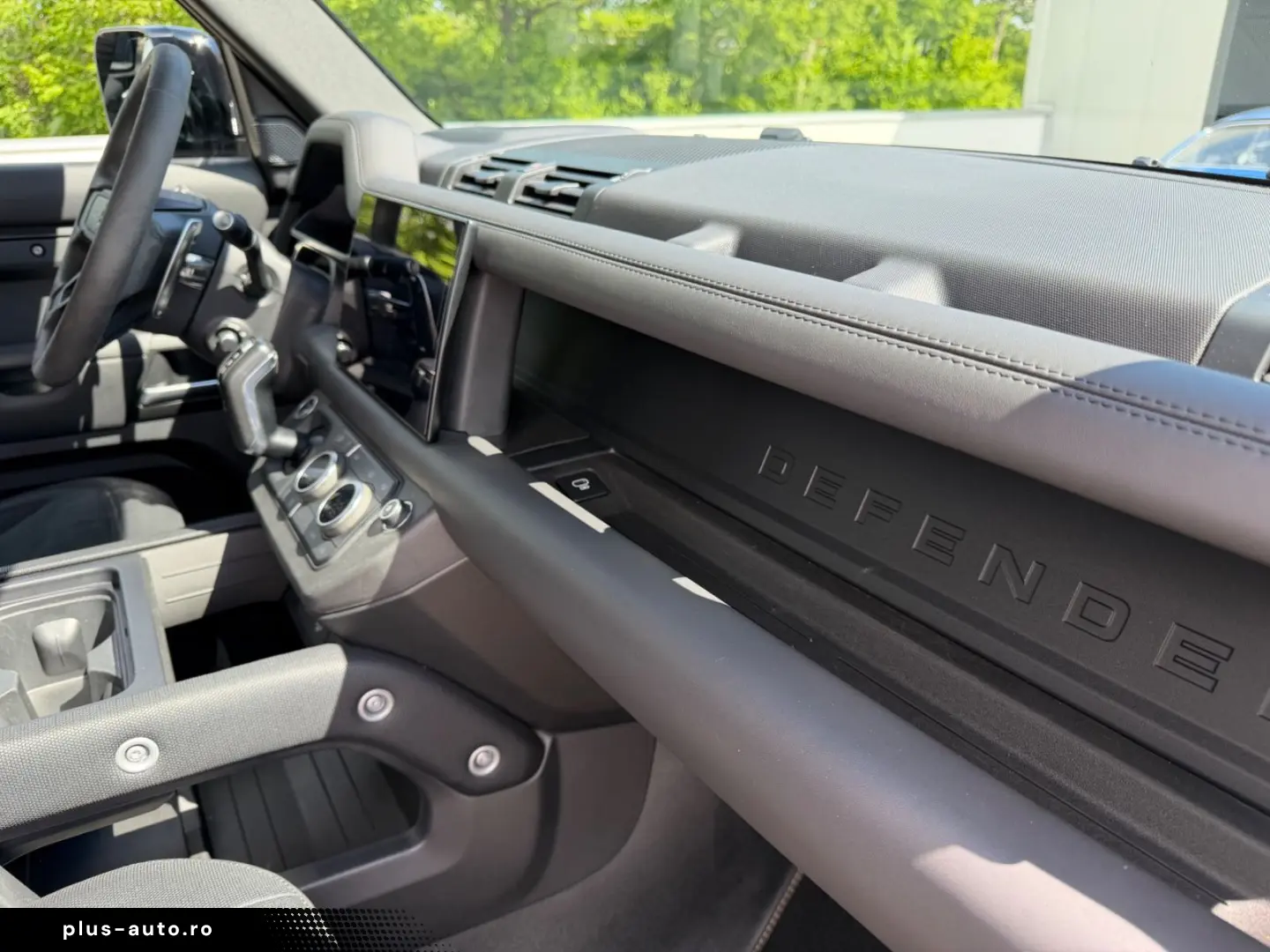 LAND ROVER Defender 90 V8 P525 Carpathian Edition