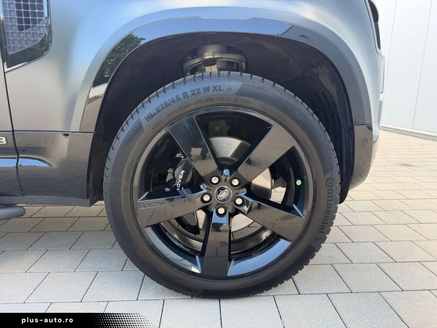 LAND ROVER Defender 90 V8 P525 Carpathian Edition