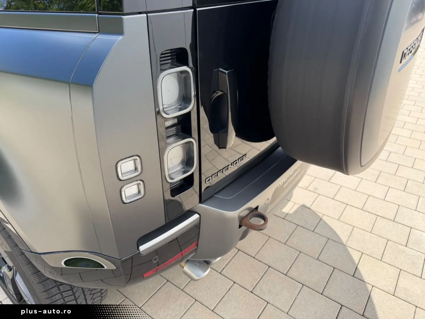 LAND ROVER Defender 90 V8 P525 Carpathian Edition