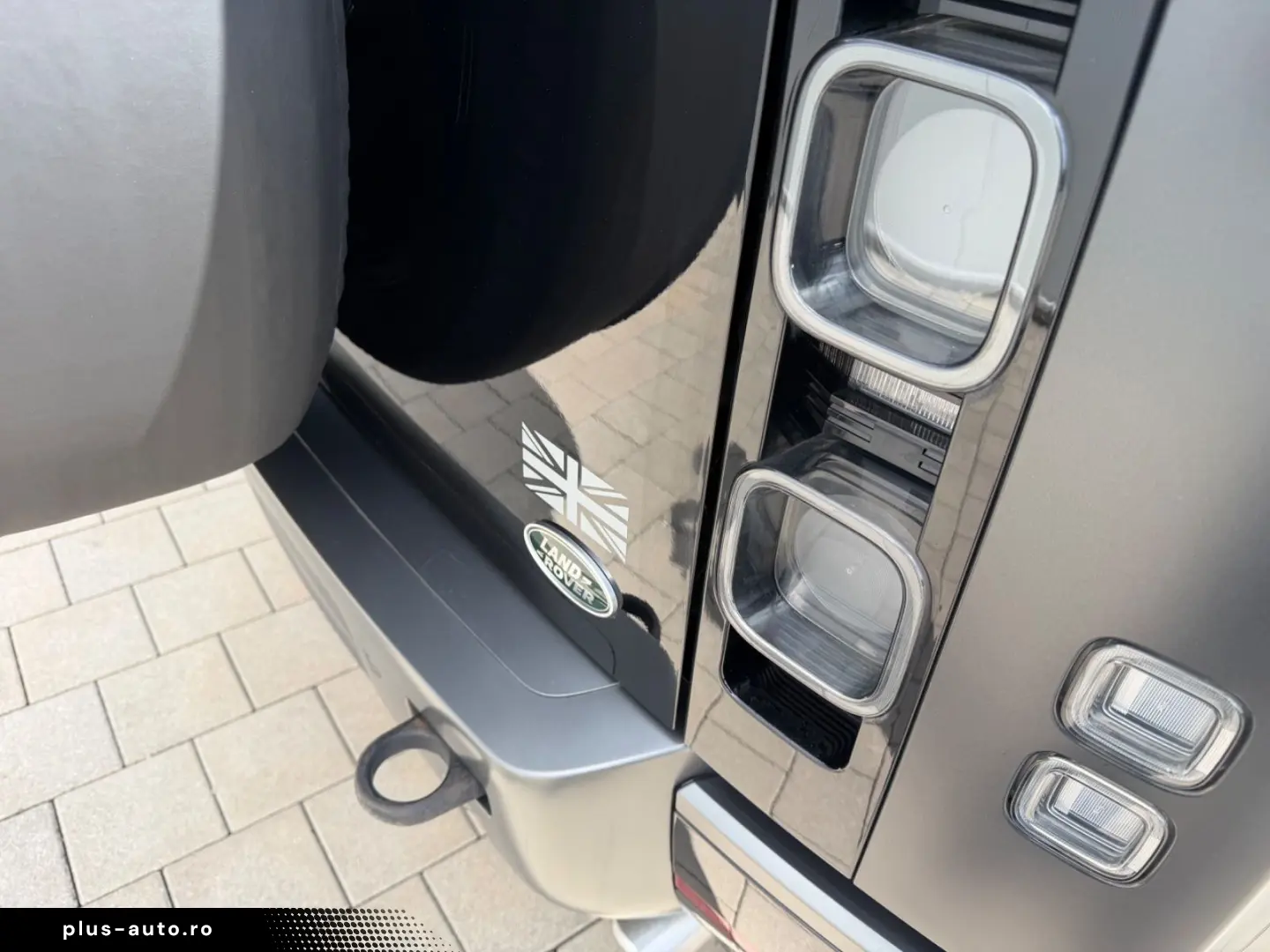 LAND ROVER Defender 90 V8 P525 Carpathian Edition