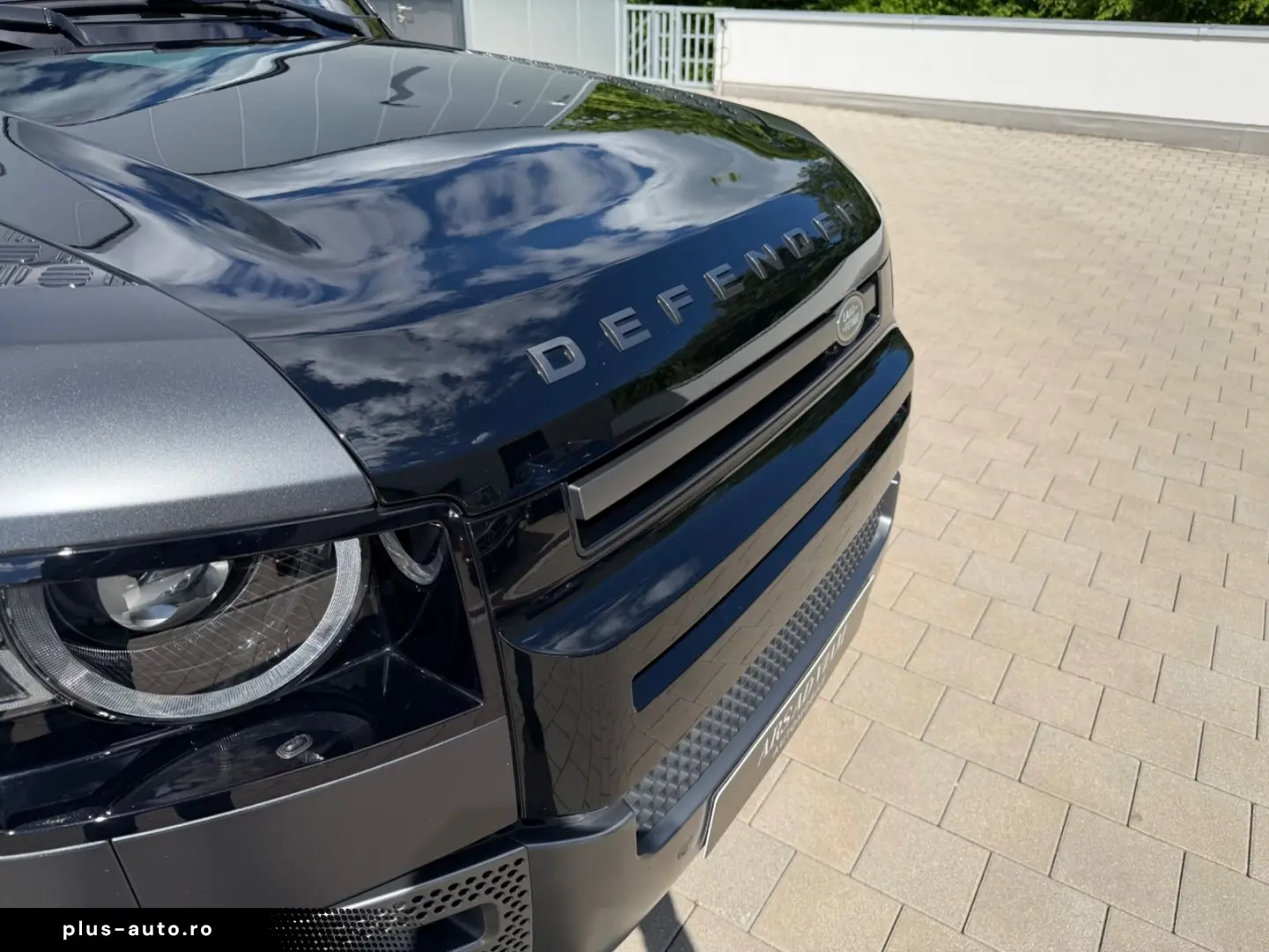 LAND ROVER Defender 90 V8 P525 Carpathian Edition