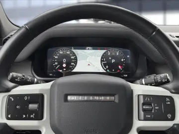 LAND ROVER Defender 110 D250 XS