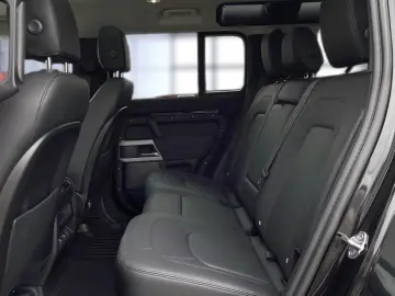 LAND ROVER Defender 110 D250 XS