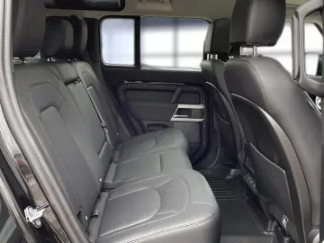 LAND ROVER Defender 110 D250 XS