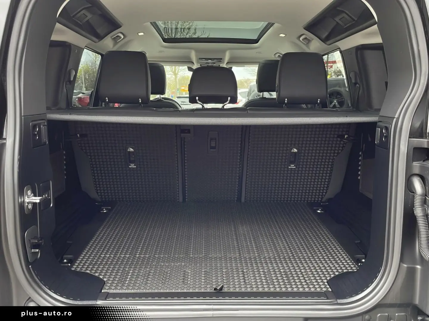 LAND ROVER Defender 110 D250 XS