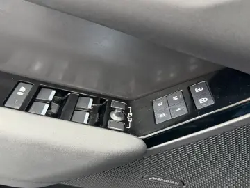 LAND ROVER Range Rover Velar 2.0 D200 DYNAMIC SE AWD