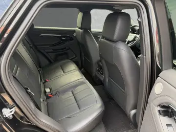 LAND ROVER Range Rover Evoque P250 R-DYNAMIC SE BLACK PACK