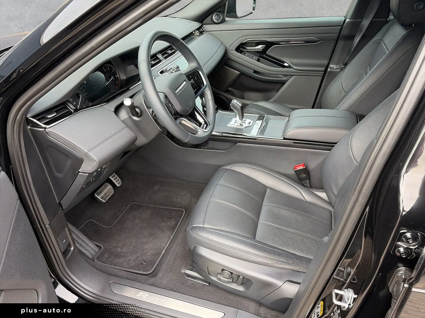 LAND ROVER Range Rover Evoque P250 R-DYNAMIC SE BLACK PACK