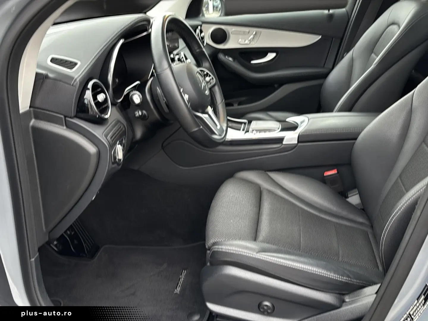 MERCEDES-BENZ GLC 300 e Pano Distro DigTacho Kamera &hellip;
