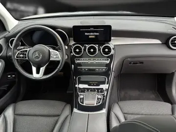 MERCEDES-BENZ GLC 300 e Pano Distro DigTacho Kamera &hellip;