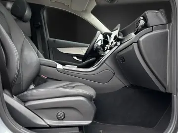 MERCEDES-BENZ GLC 300 e Pano Distro DigTacho Kamera &hellip;