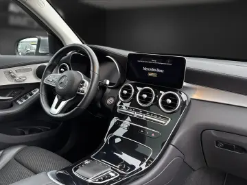 MERCEDES-BENZ GLC 300 e Pano Distro DigTacho Kamera &hellip;