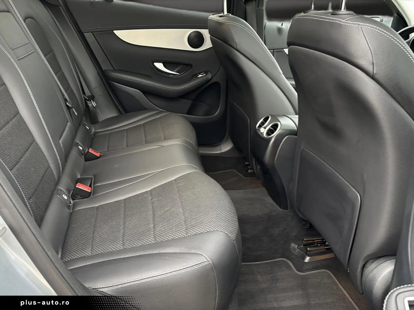 MERCEDES-BENZ GLC 300 e Pano Distro DigTacho Kamera &hellip;