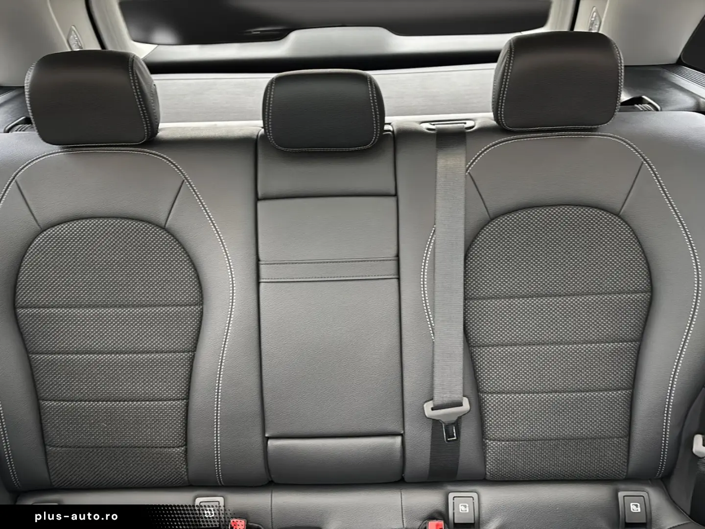 MERCEDES-BENZ GLC 300 e Pano Distro DigTacho Kamera &hellip;