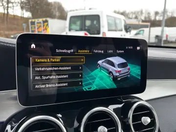 MERCEDES-BENZ GLC 300 e Pano Distro DigTacho Kamera &hellip;