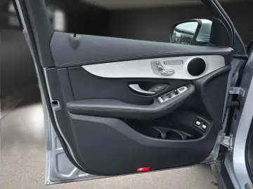 MERCEDES-BENZ GLC 300 e Pano Distro DigTacho Kamera &hellip;