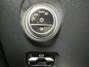 MERCEDES-BENZ C C200 Avantgarde Pano Night CarPlay K&hellip;