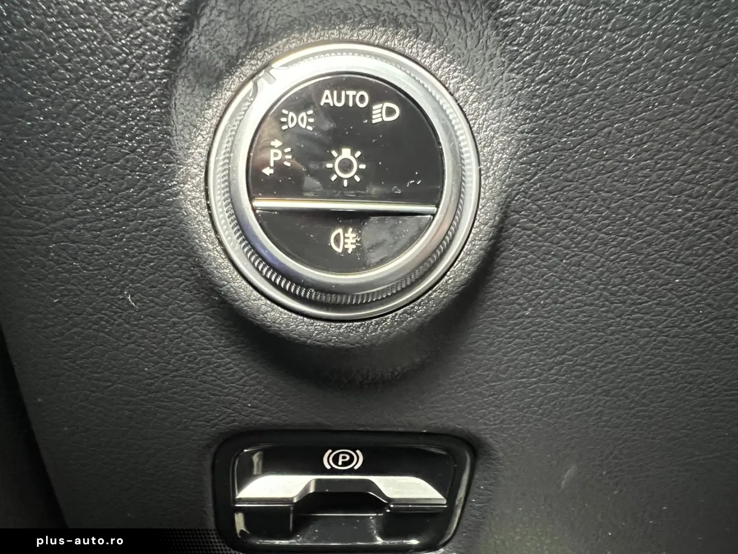MERCEDES-BENZ C C200 Avantgarde Pano Night CarPlay K&hellip;