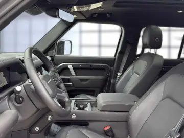 LAND ROVER Defender 110 D200 X-Dynamic