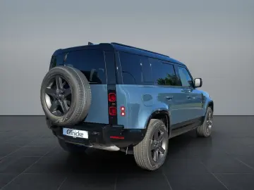 LAND ROVER Defender 110 D300 X-DYNAMIC SE