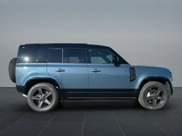 LAND ROVER Defender 110 D300 X-DYNAMIC SE