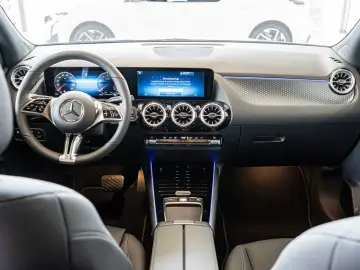 Mercedes-Benz GLA 220 4M Progressive